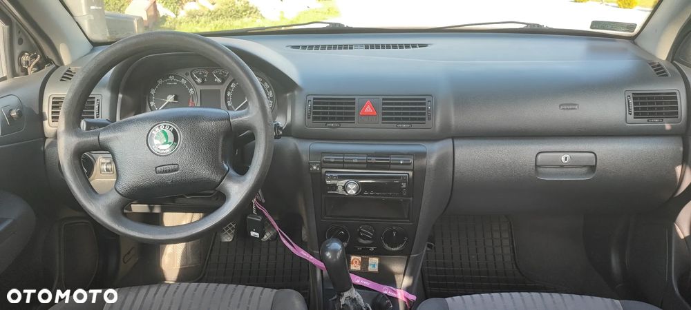 Skoda Octavia 1.8T Elegance - 14