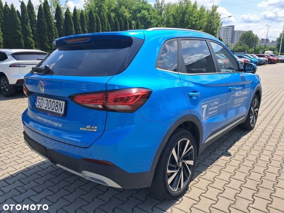 MG ZS Hybrid+ - 12