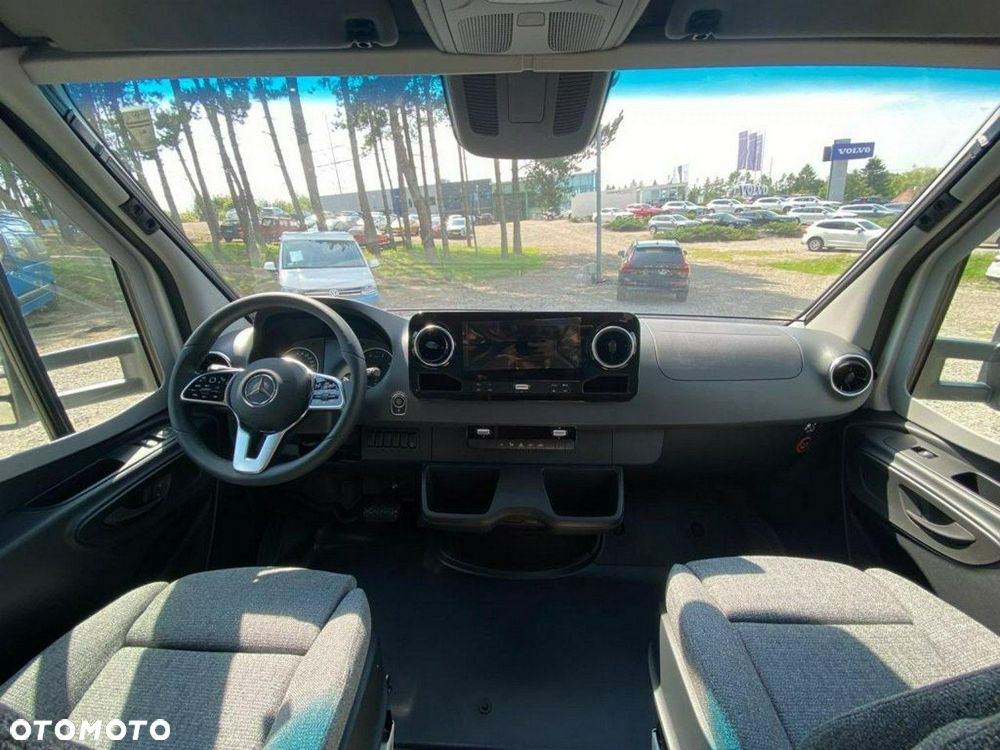 Hymer-Eriba Tramp S 685 - półintegra w układzie face to face - 21