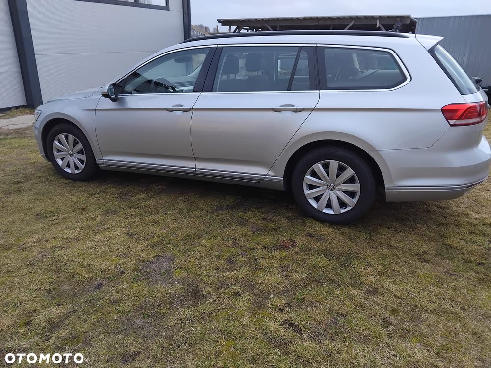 Volkswagen Passat 2.0 TDI SCR Comfortline - 3