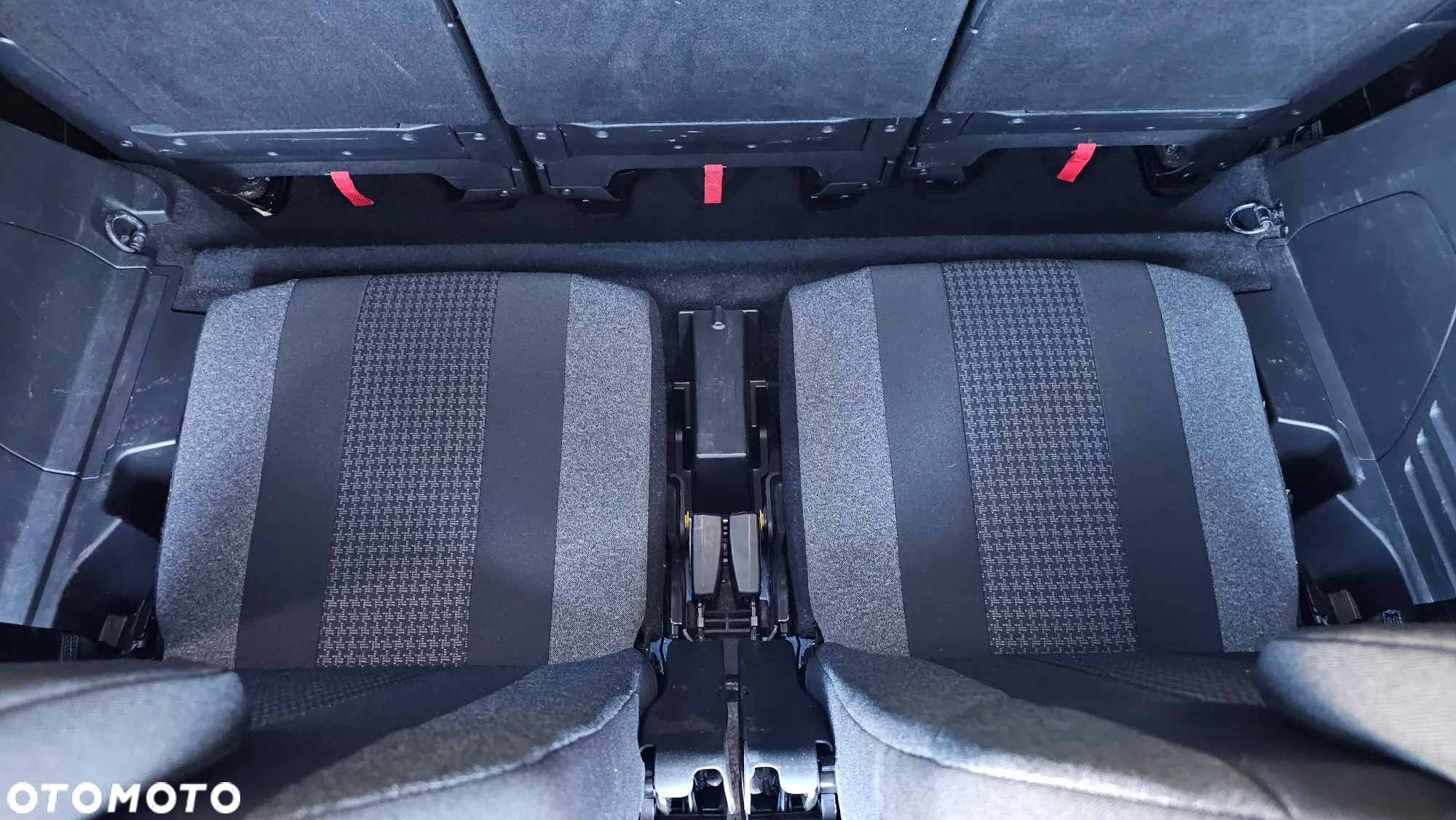 Peugeot 5008 1.5 BlueHDi Allure Pack S&S EAT8 - 28