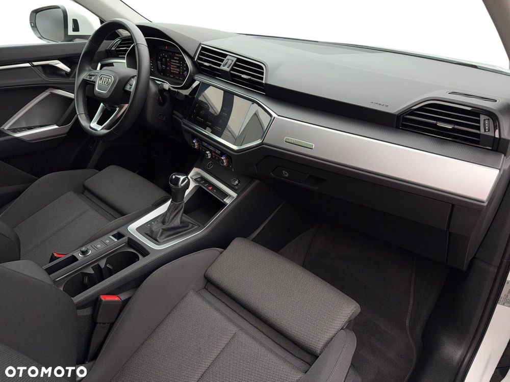 Audi Q3 Sportback - 13