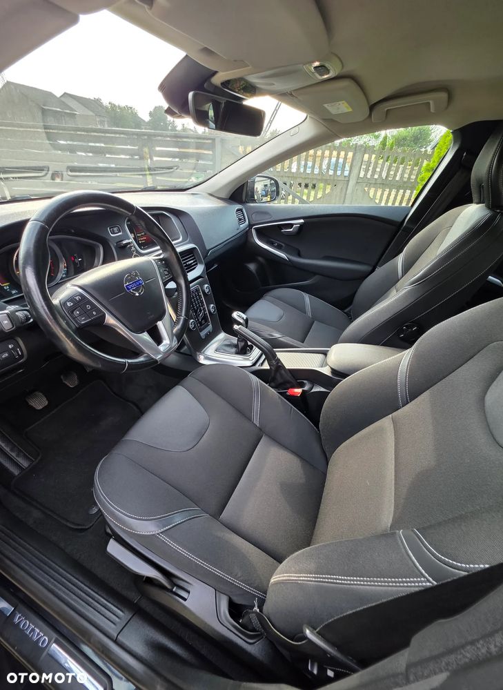 Volvo V40 D4 Momentum - 5