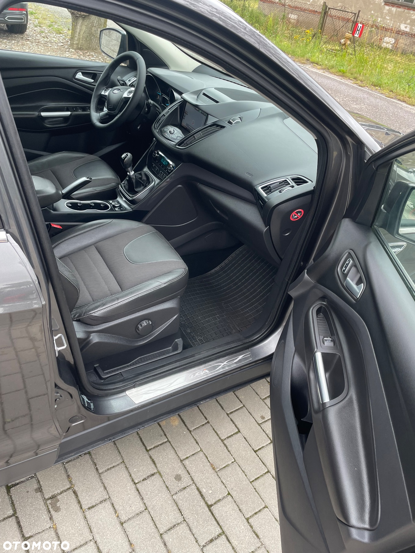 Ford Kuga - 10