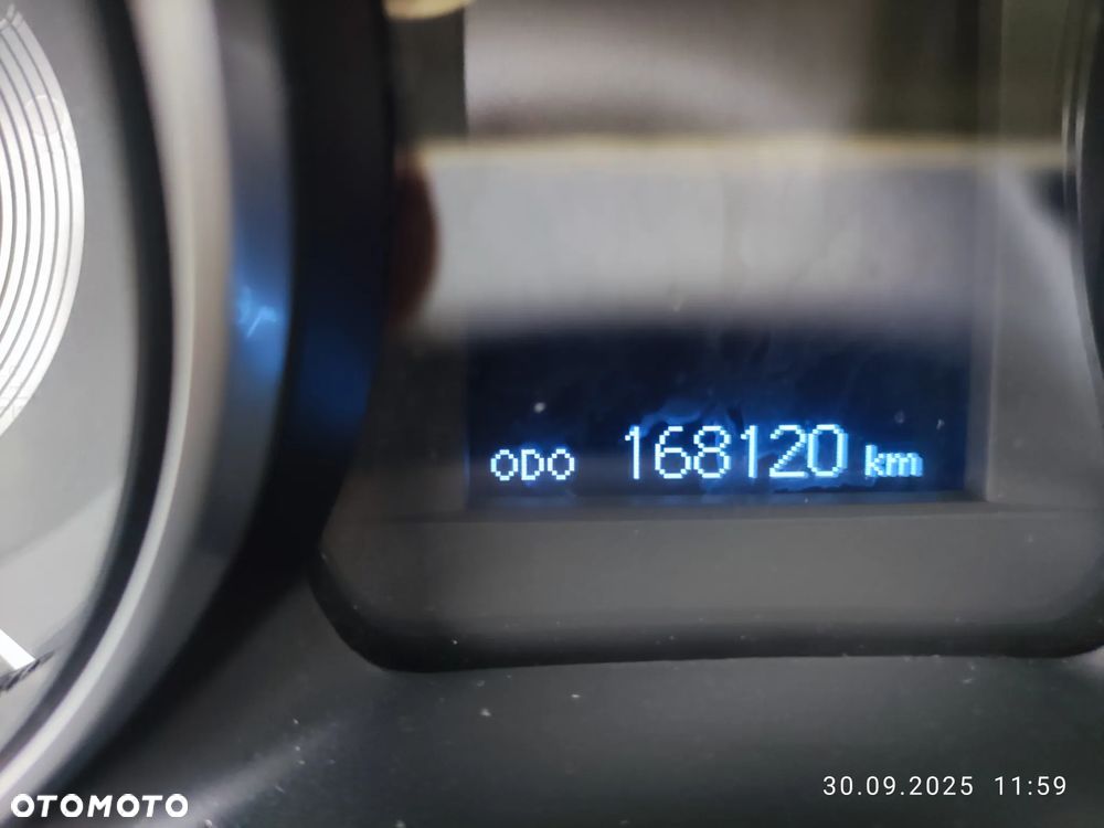 Toyota Avensis 1.6 Active - 10