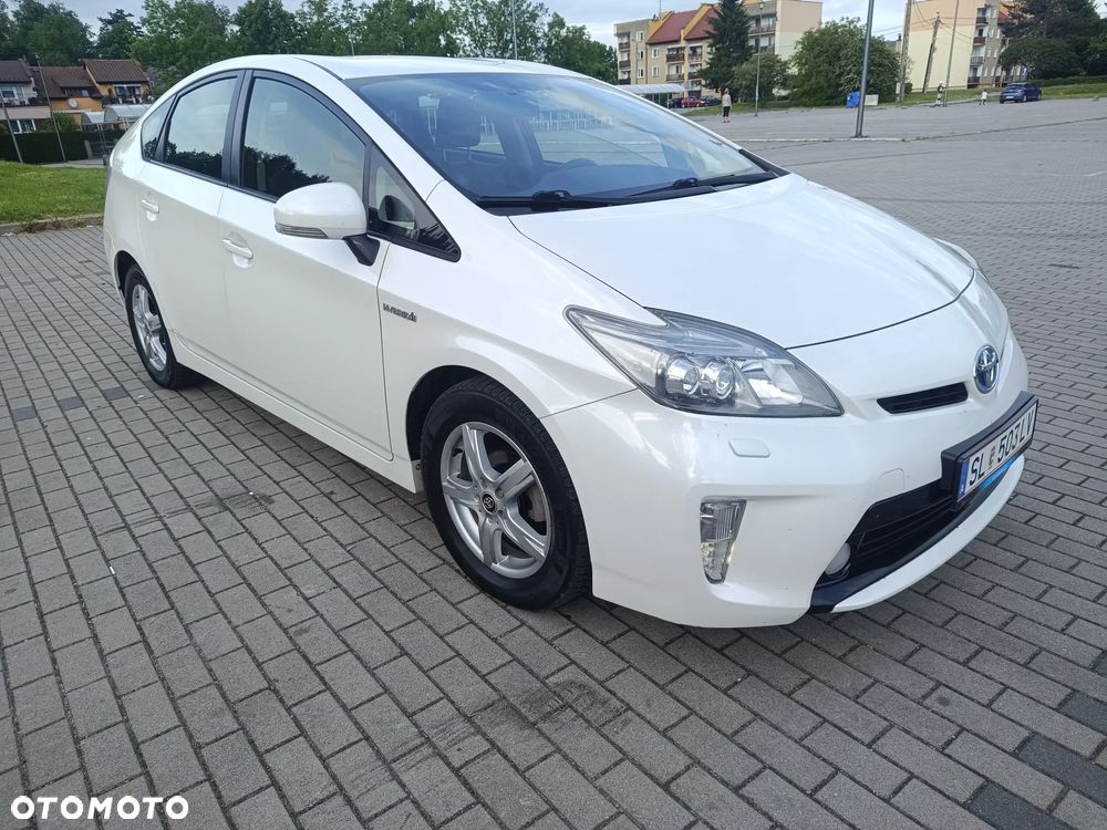 Toyota Prius 1.8 HSD Prestige - 3