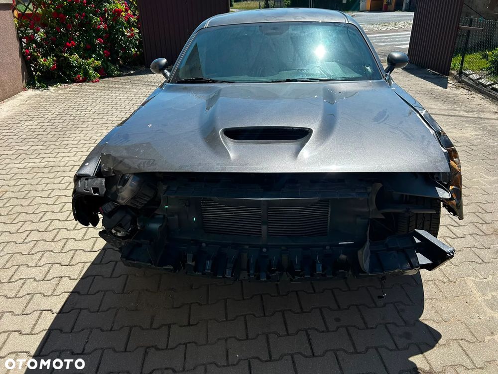 Dodge Challenger - 2