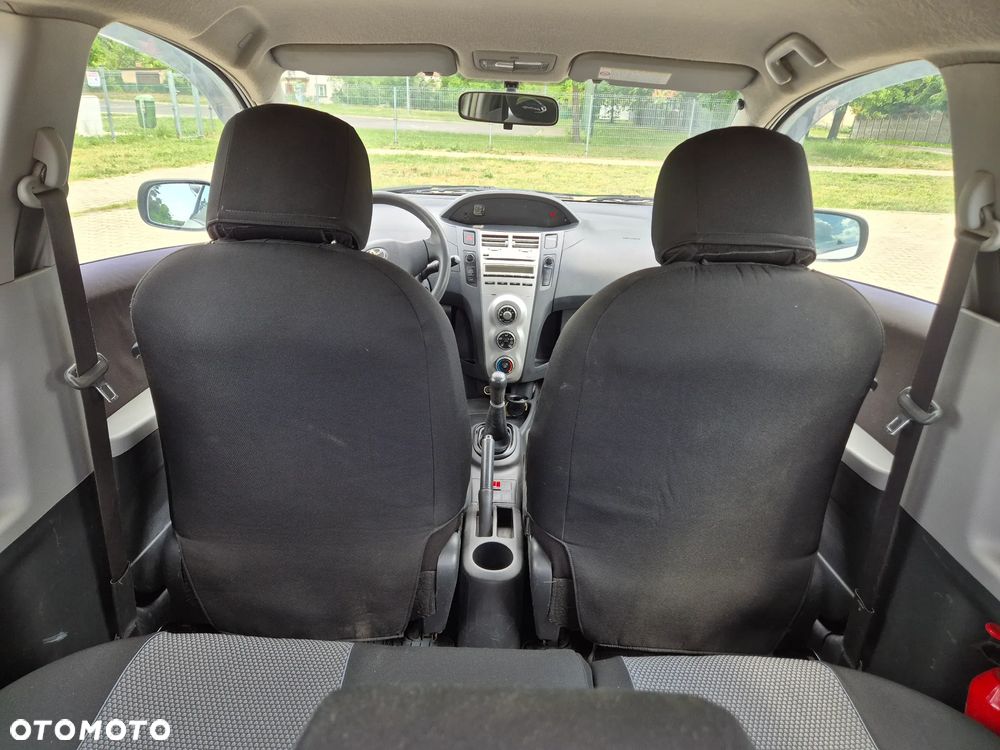 Toyota Yaris - 13