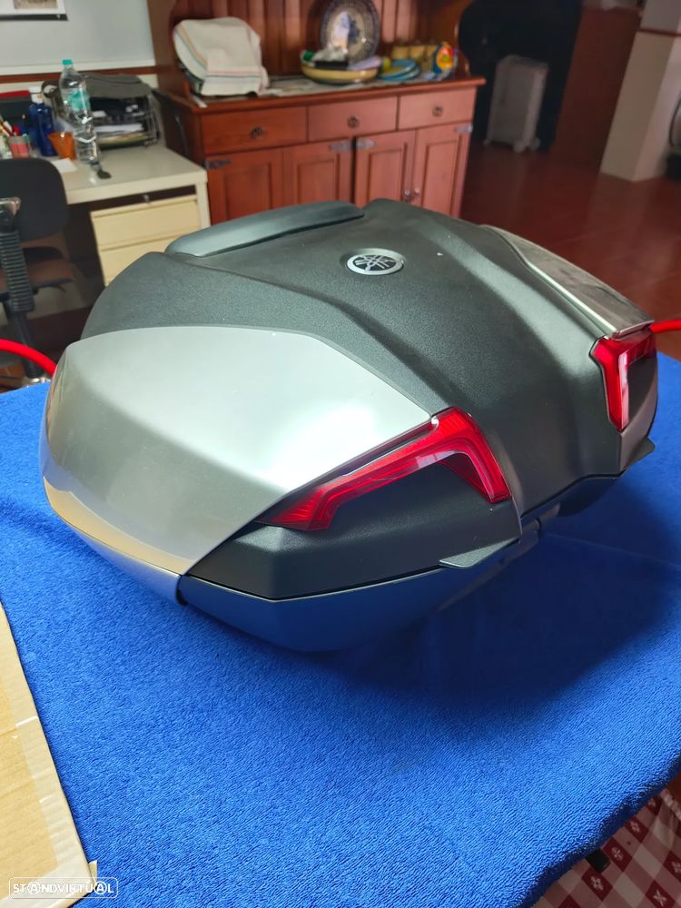 Yamaha TMAX Tech Max - Dark Magma - 10