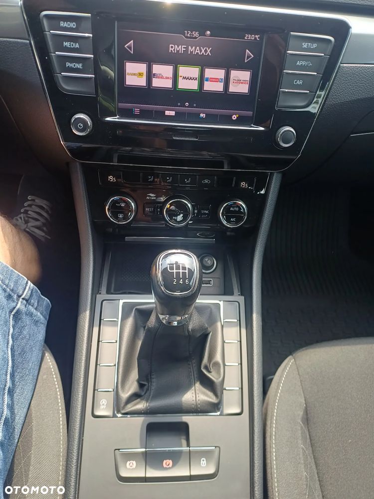 Skoda Superb 2.0 TDI Active - 6