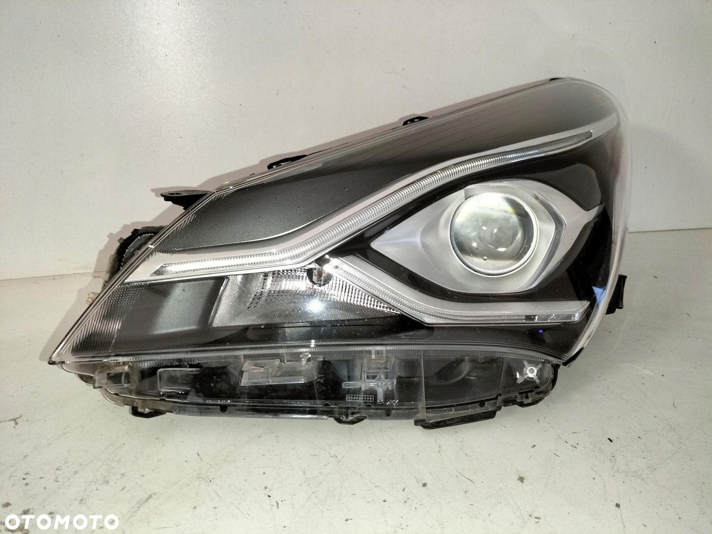 Lampa przednia reflektor lewa TOYOTA YARIS III LIFT IV 17- LED - 2