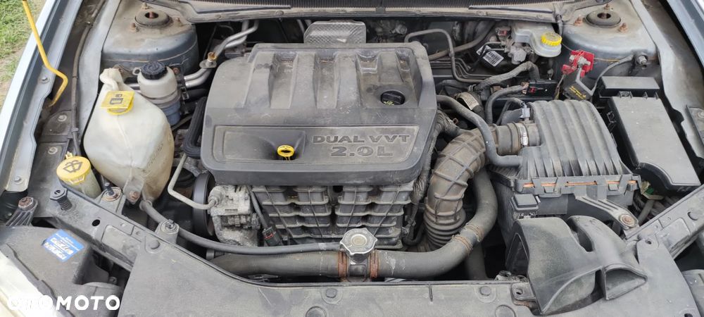 Dodge Avenger 2.0 SE - 16