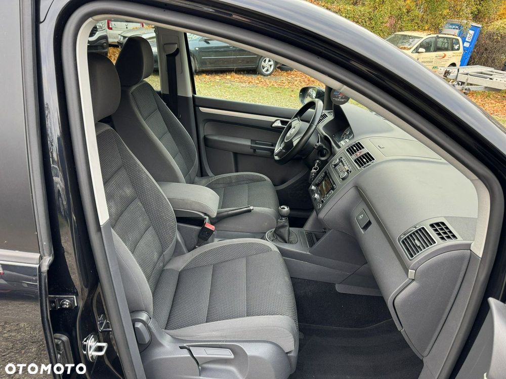 Volkswagen Touran - 13