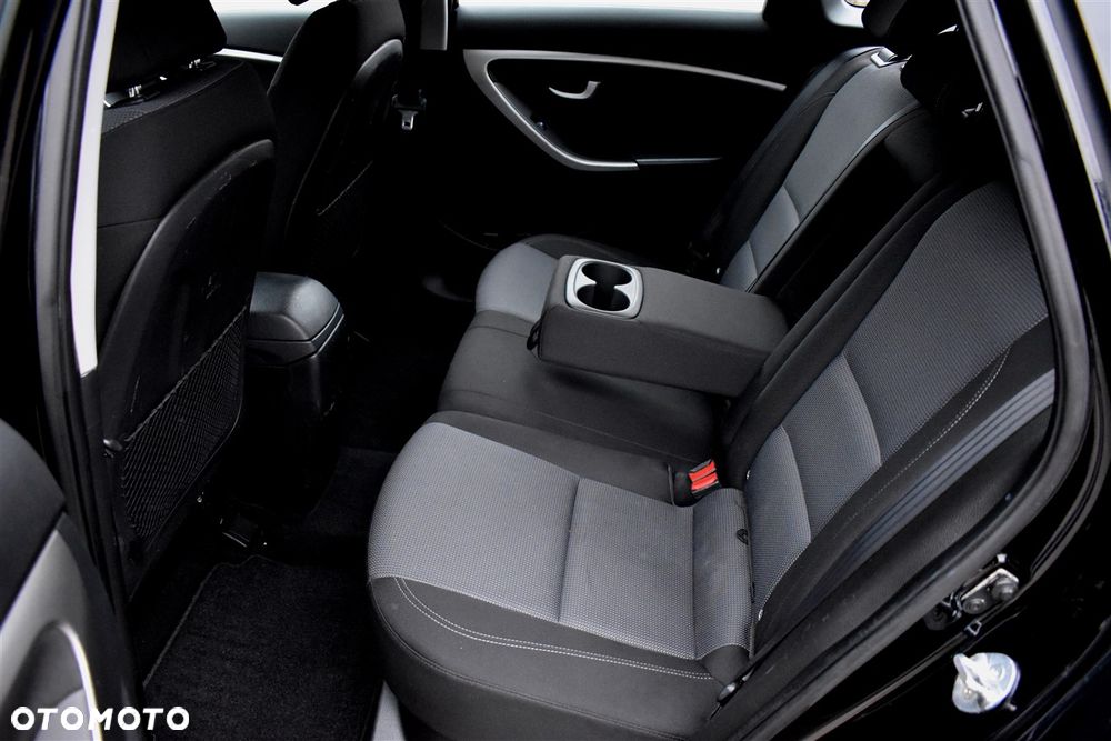 Hyundai i30 blue Kombi 1.6 CRDi DCT Trend - 15