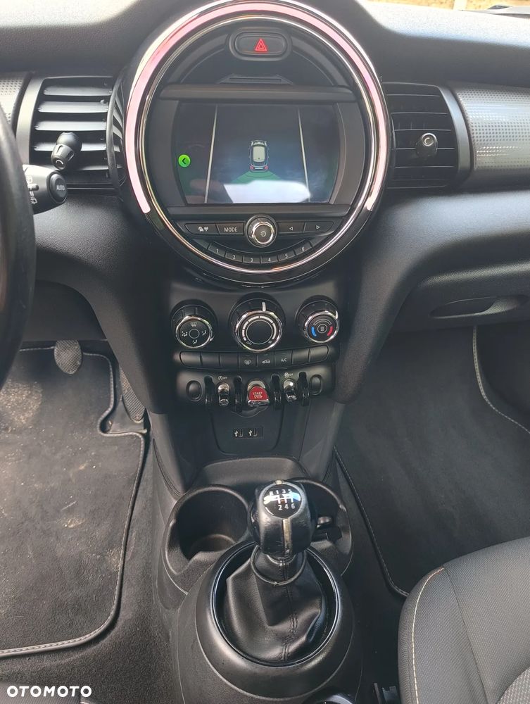 MINI Cooper D 60 Years Chili - 9