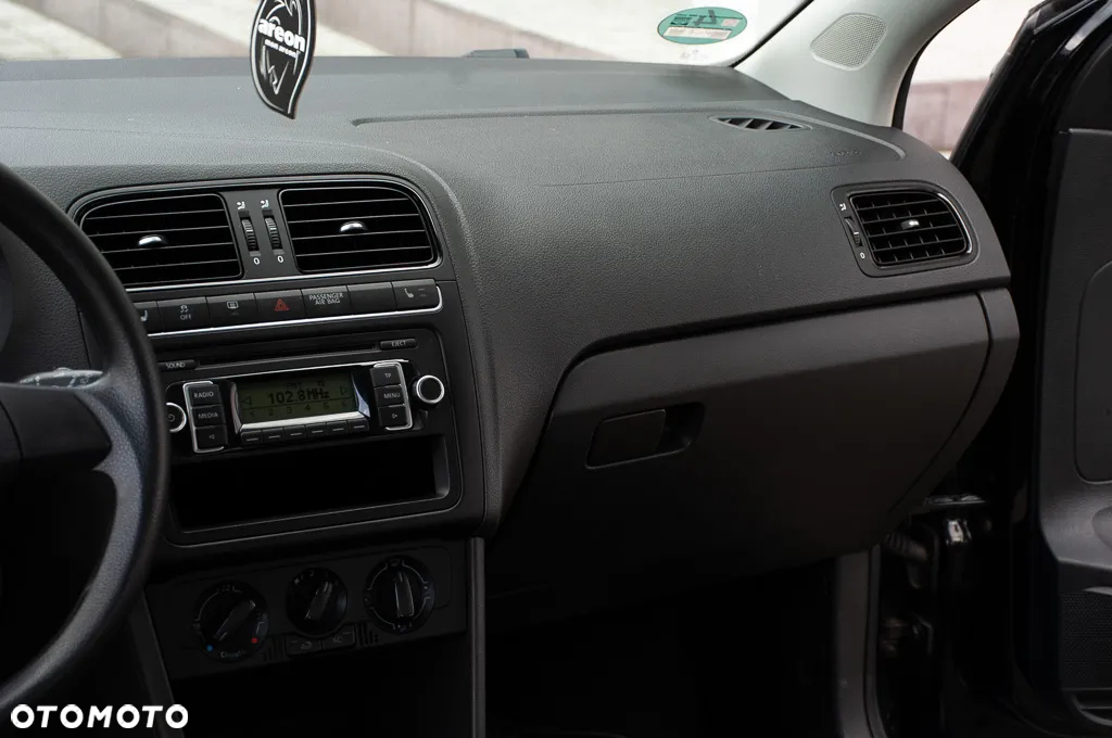 Volkswagen Polo 1.2 MATCH - 29