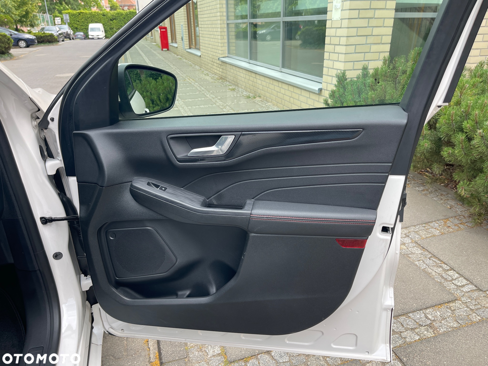 Ford Kuga 2.5 Duratec PHEV ST-LINE X - 28