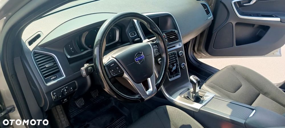 Volvo XC 60 D4 Drive-E Momentum - 10