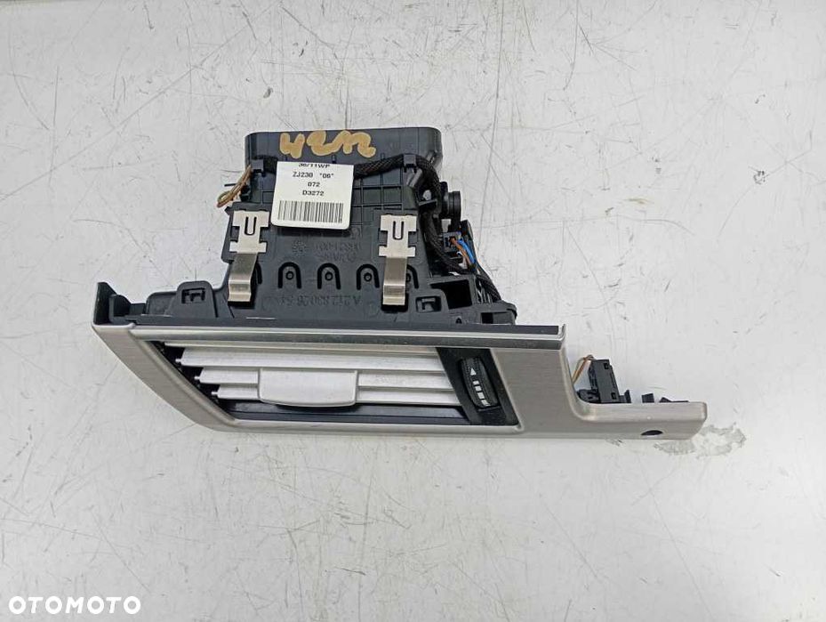 dekor konsoli kratka nawiewu listwa chrom mercedes w212 e-klassa A2128302854 - 3