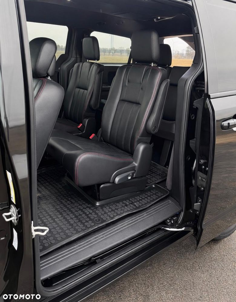 Dodge Grand Caravan 3.6 R/T - 16