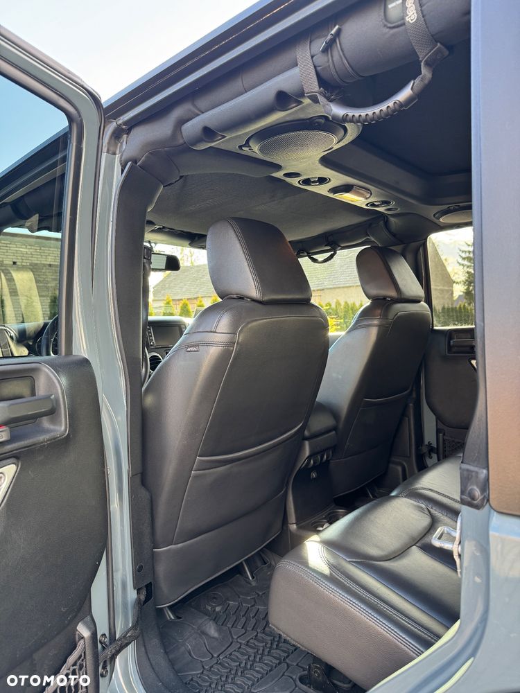 Jeep Wrangler 3.6 Unlim Sahara - 10