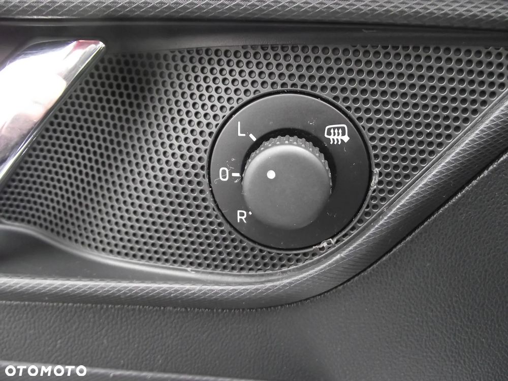 Skoda RAPID Spb 1.6 TDI DPF Ambition - 22