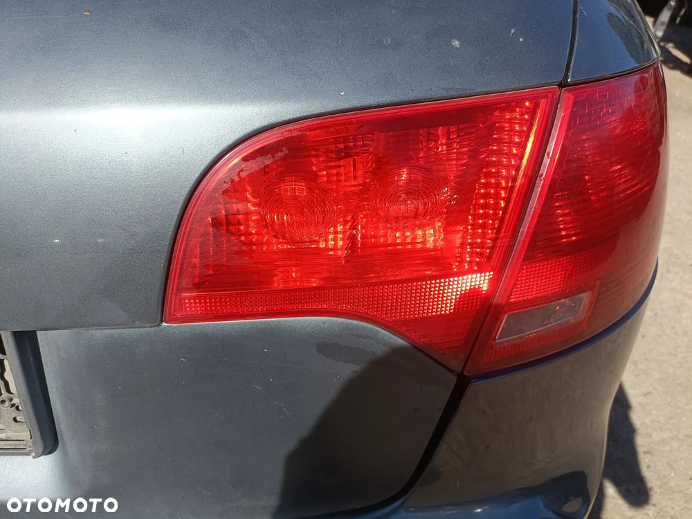 AUDI A4 III B7 04-08 2005 r. KOMBI AVANT lampa prawy tył PT w klapę EU * - 1