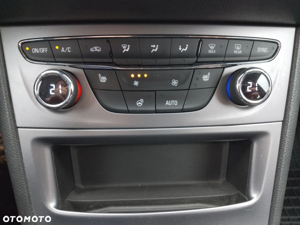 Opel Astra 1.2 T Edition S&S - 21