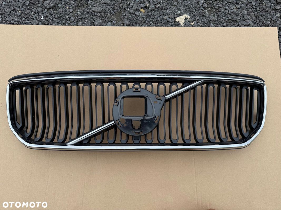 GRILL ATRAPA Volvo XC40 IDEALNA ORYGINAŁ KAMERA RADAR - 1
