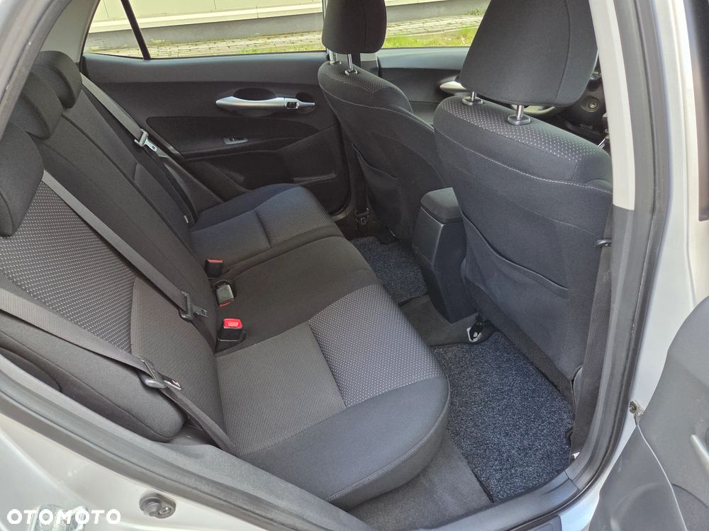 Toyota Auris 1.6 Sol - 22