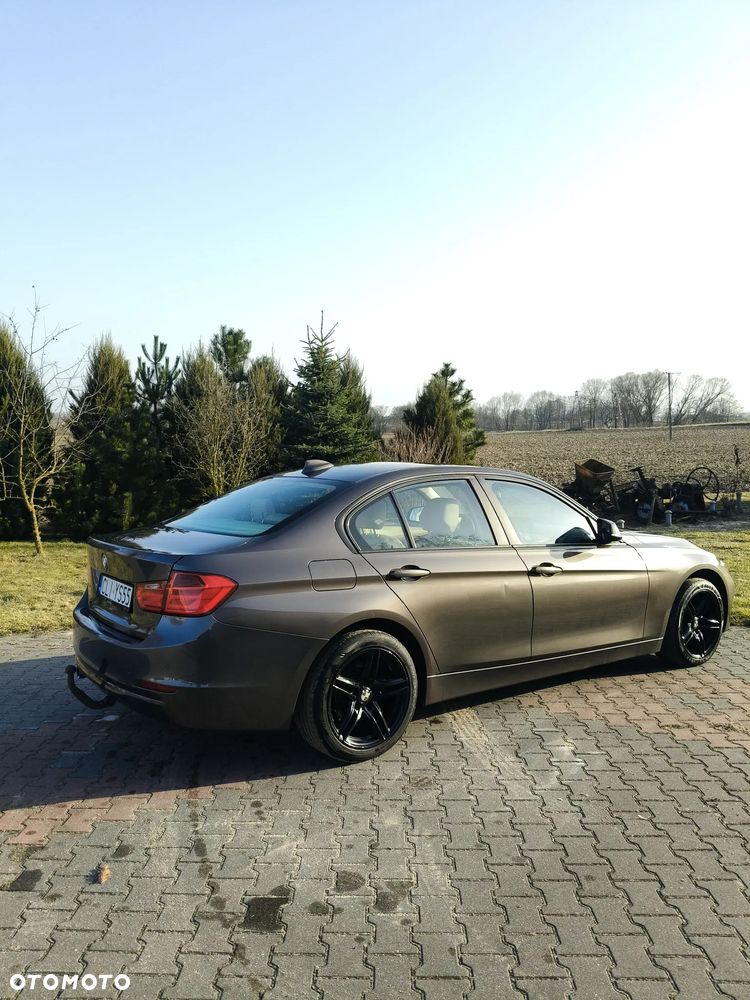 BMW Seria 3 316d - 5