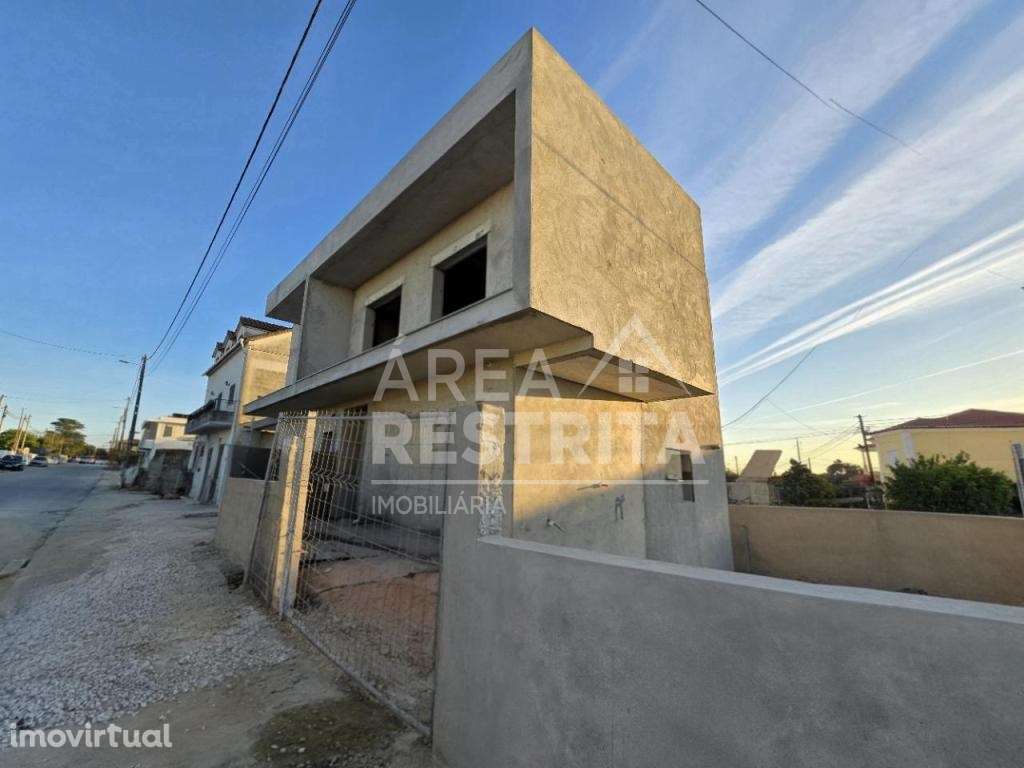 Moradia Gemin. T4 c/Pérgula, Pinhal General - Fernão Ferro - Grande imagem: 4/29