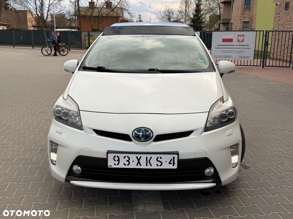 Toyota Prius 1.8 HSD Premium - 2