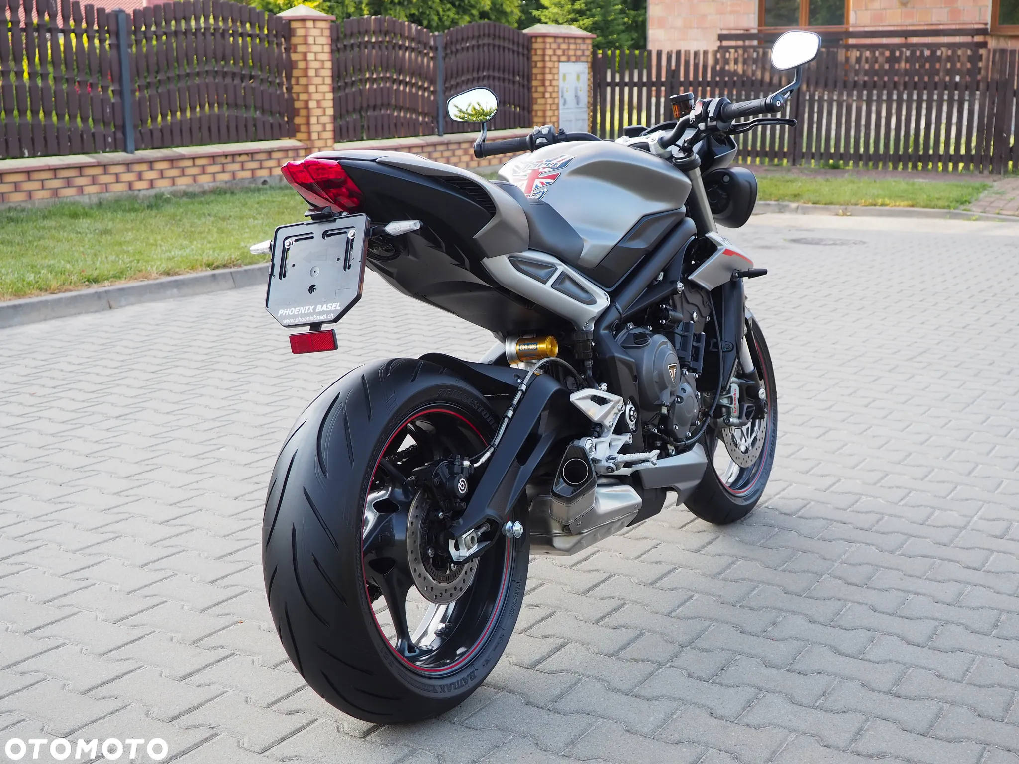 Triumph Street Triple - 8
