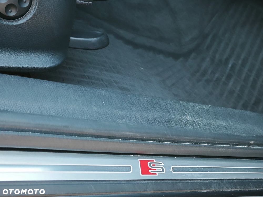 Audi A4 Limousine 40 TFSI design - 33