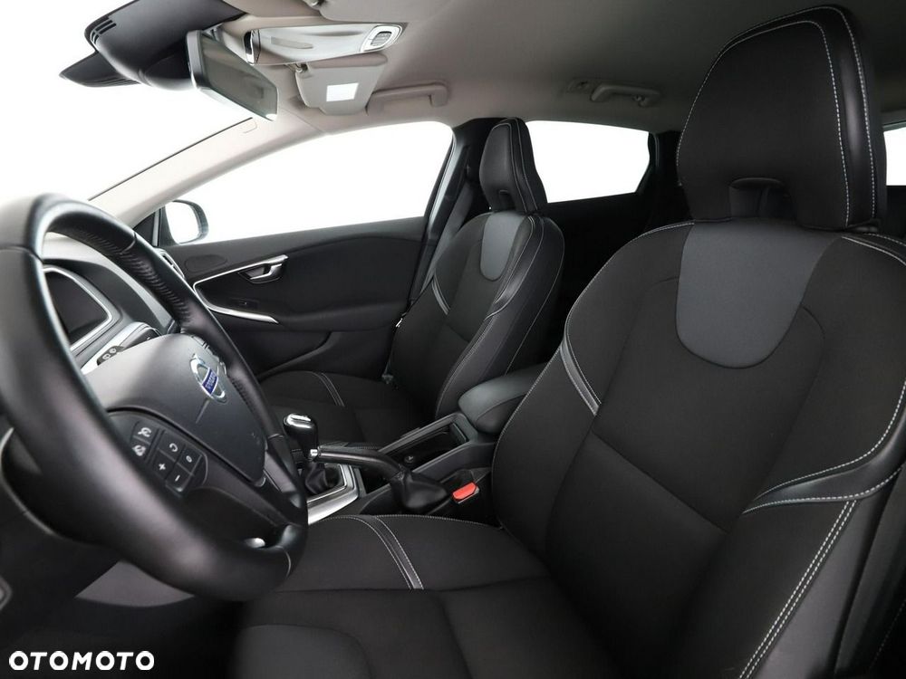 Volvo V40 T2 Linje You - 14