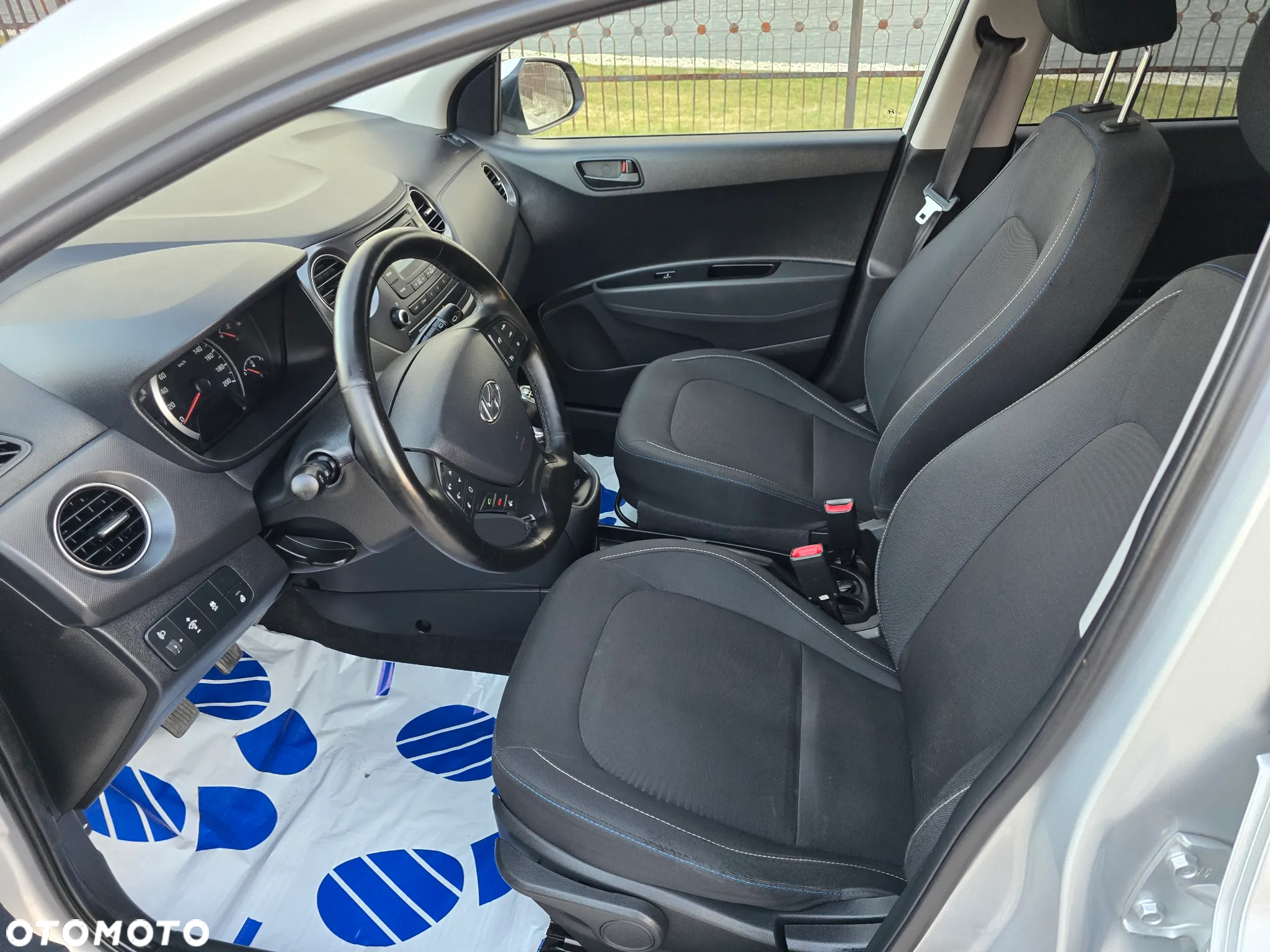 Hyundai i10 1.0 Premium - 11