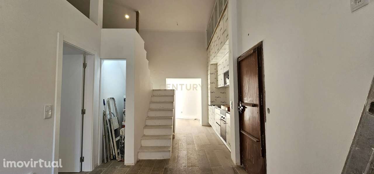 Moradia T2 + 1 no coração do bairro da Ajuda - Grande imagem: 4/36