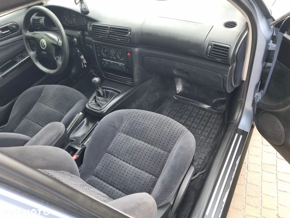 Volkswagen Passat 1.8 Comfortline - 18