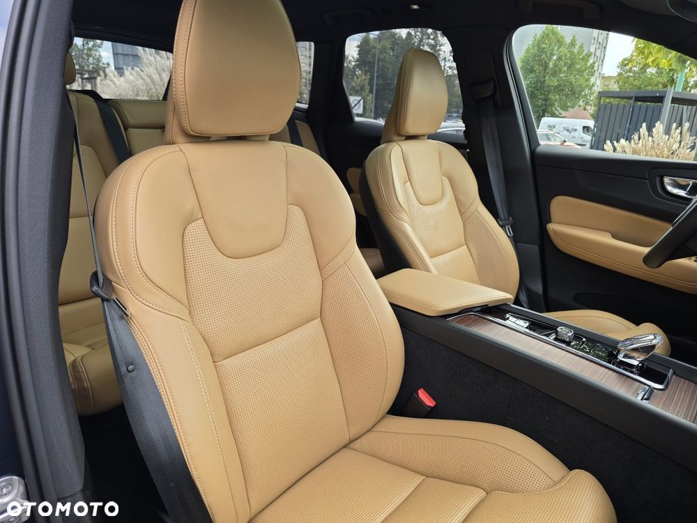 Volvo XC 60 B5 B AWD Ultra Dark - 14