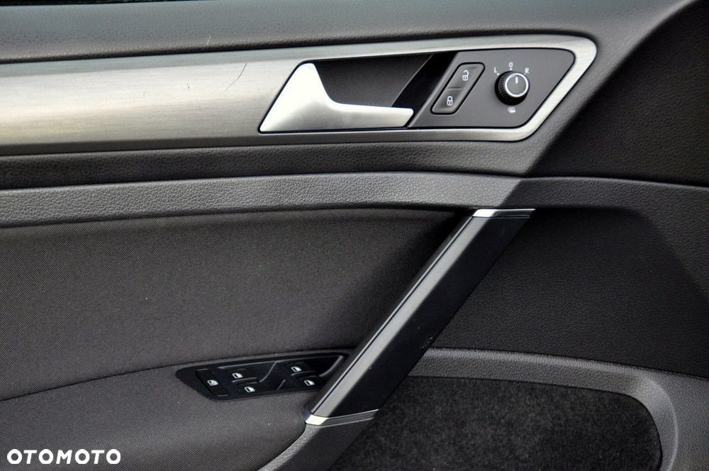 Volkswagen Golf - 35