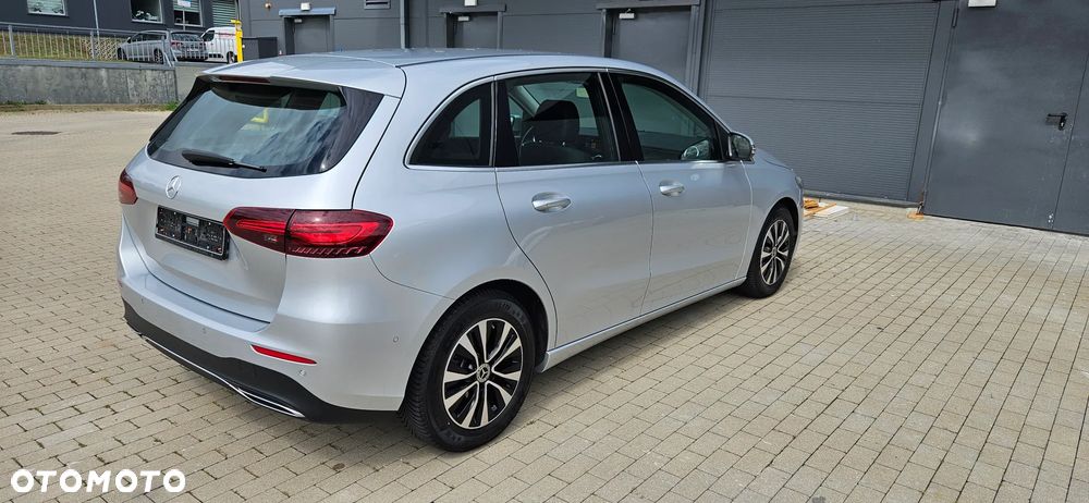 Mercedes-Benz Klasa B 180 7G-DCT Style - 28