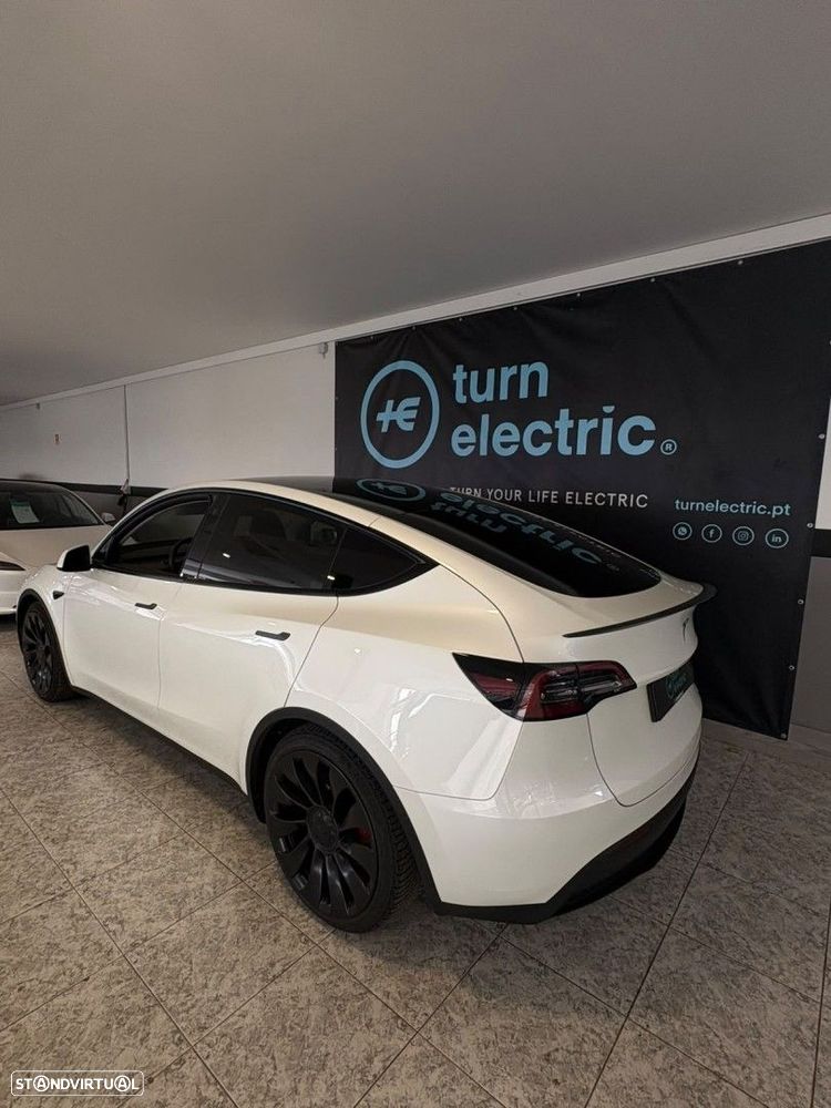 Tesla Model Y Performance Dual Motor AWD - 8