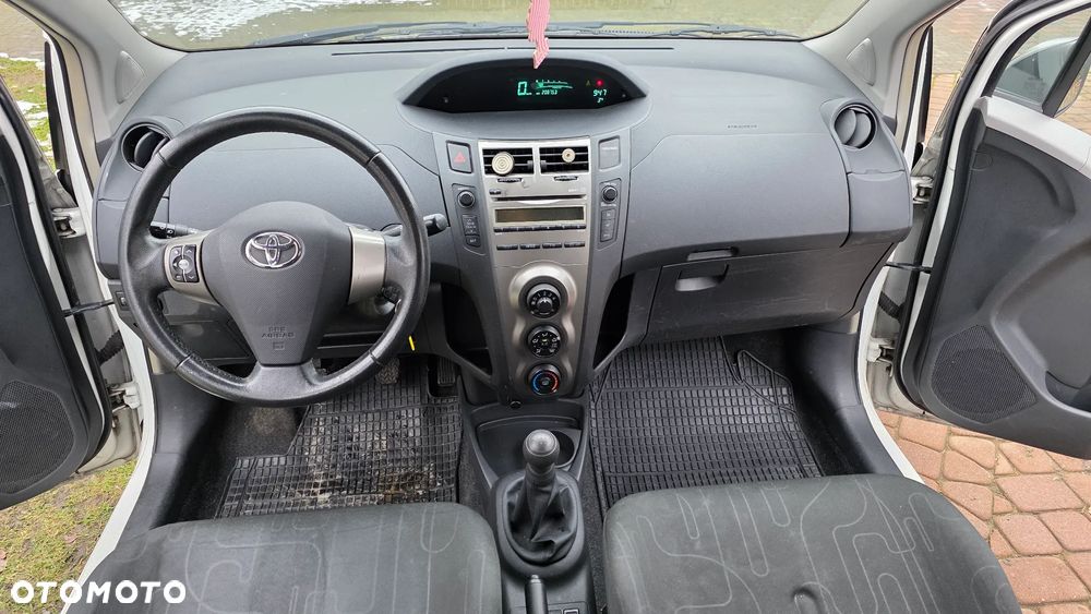 Toyota Yaris 1.0 VVT-i Cool - 27