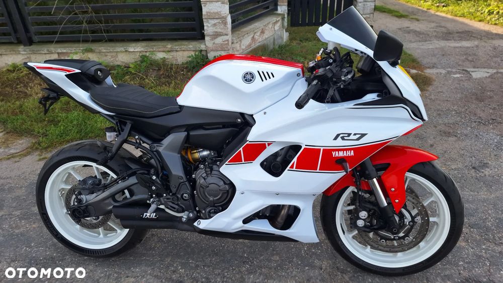 Yamaha R7 - 35
