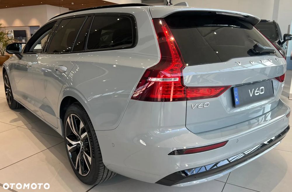 Volvo V60 B4 B DKG Plus Dark - 8