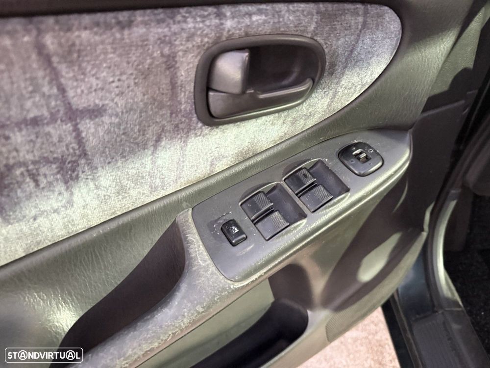 Mazda 626 SW 2.0 TDi GLX - 12