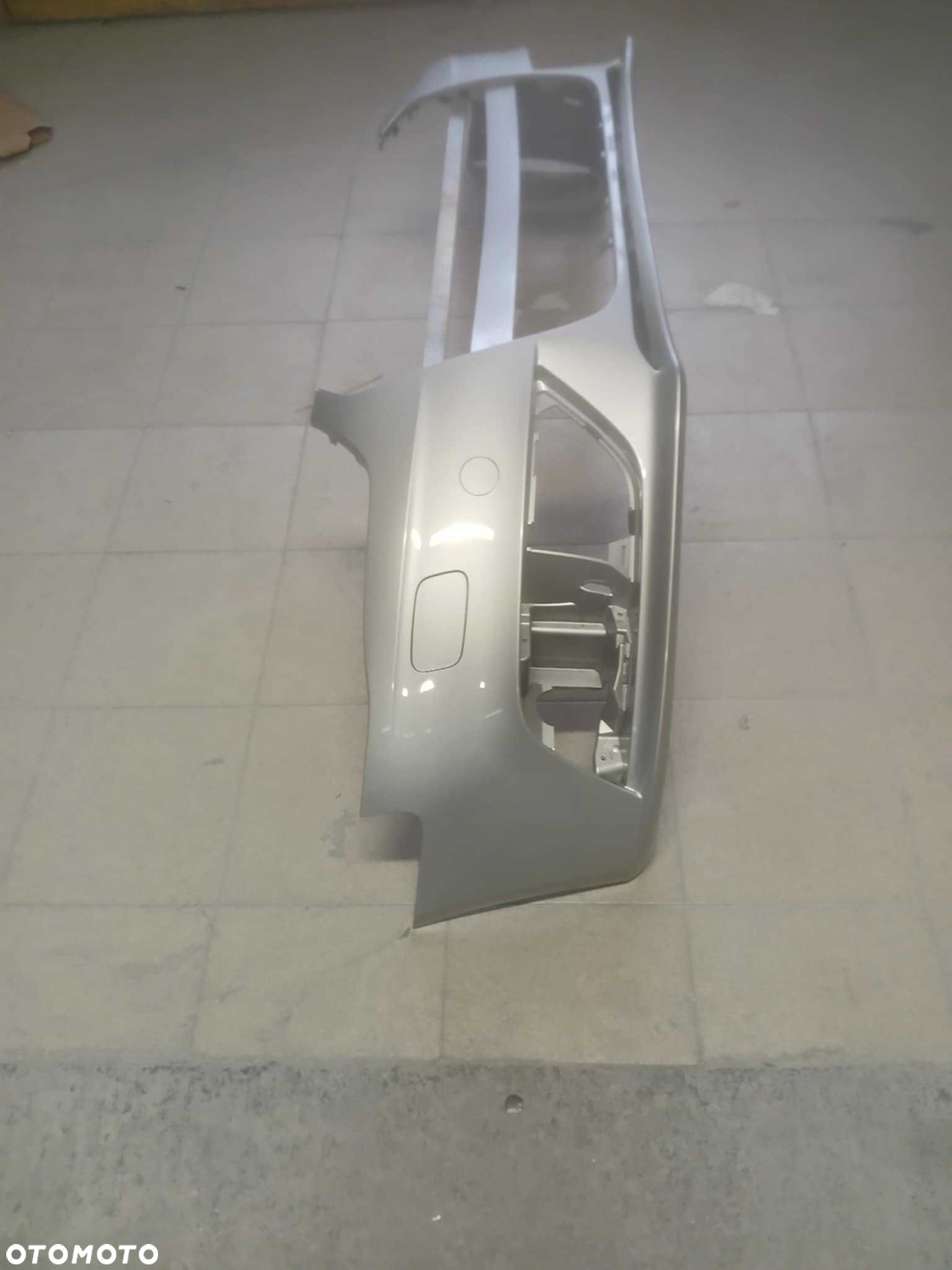 Audi A4 zderzak otwory na spryskiwacze LX7W - 4