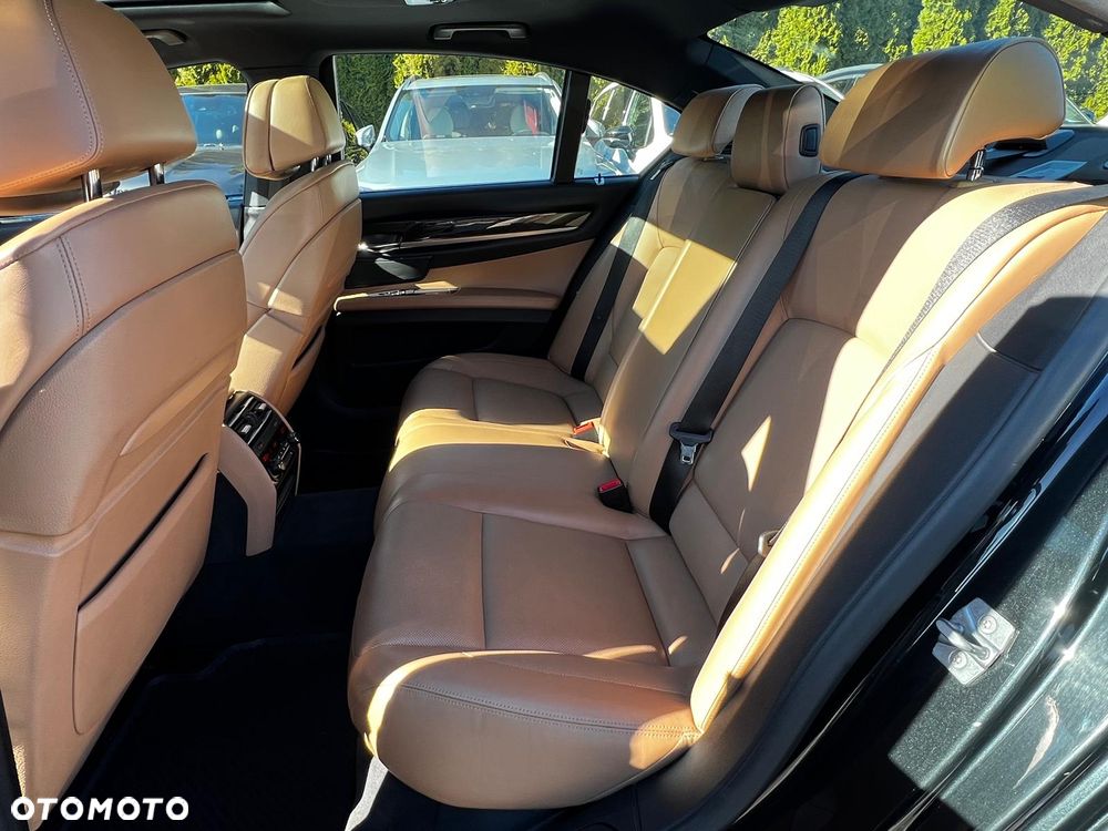 BMW Seria 7 730d - 17