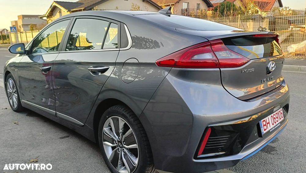 Hyundai IONIQ - 14